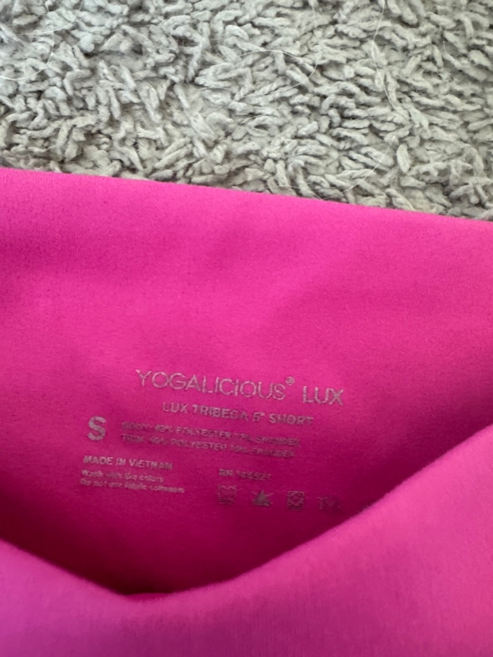Yogalicious High-Waist Fuchsia Workout Shorts / BB9 - Picture 3 of 5